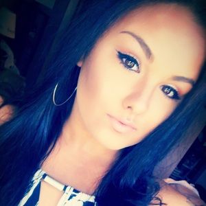 Meet your Posher, Sicilee